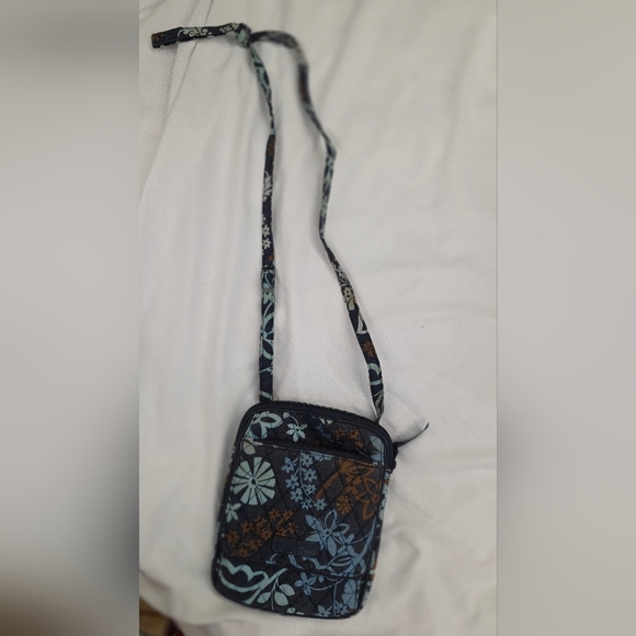 Vera Bradley Handbags - Vera Bradley Retired Midnight Blues Crossbody / Shoulder Purse EUC